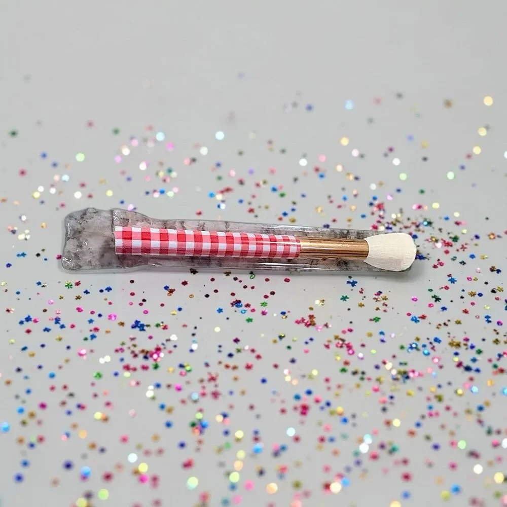 SLMISSGLAM  Gingham Face Brush Brand New MSRP $28